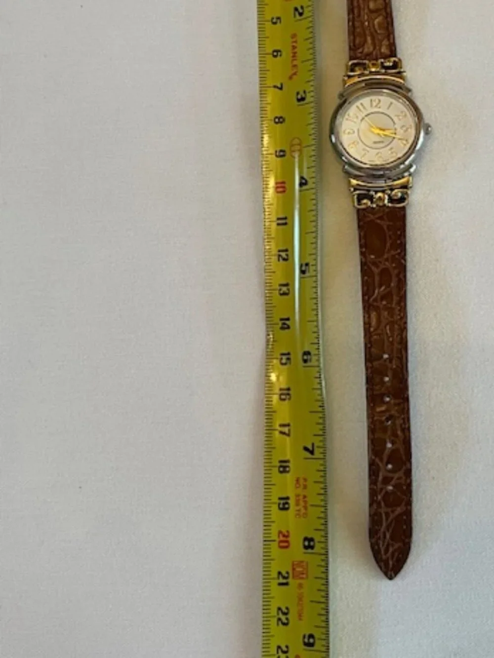 AVON | Two-sided Brown or Black Leather Band Reversible Watch-EUC-NEW Battery